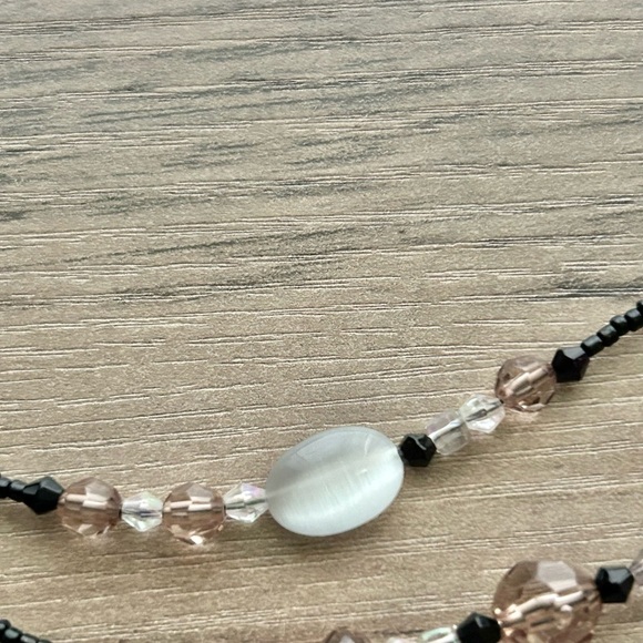 Vintage Black and White Faux Cat’s Eye Beaded Necklace - Picture 5 of 9